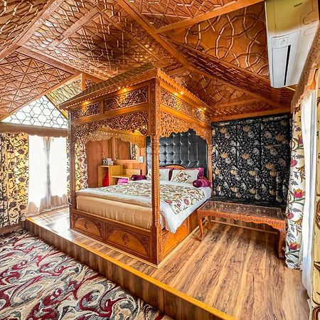 New Jacquline Heritage Houseboats Srinagar  Luaran gambar