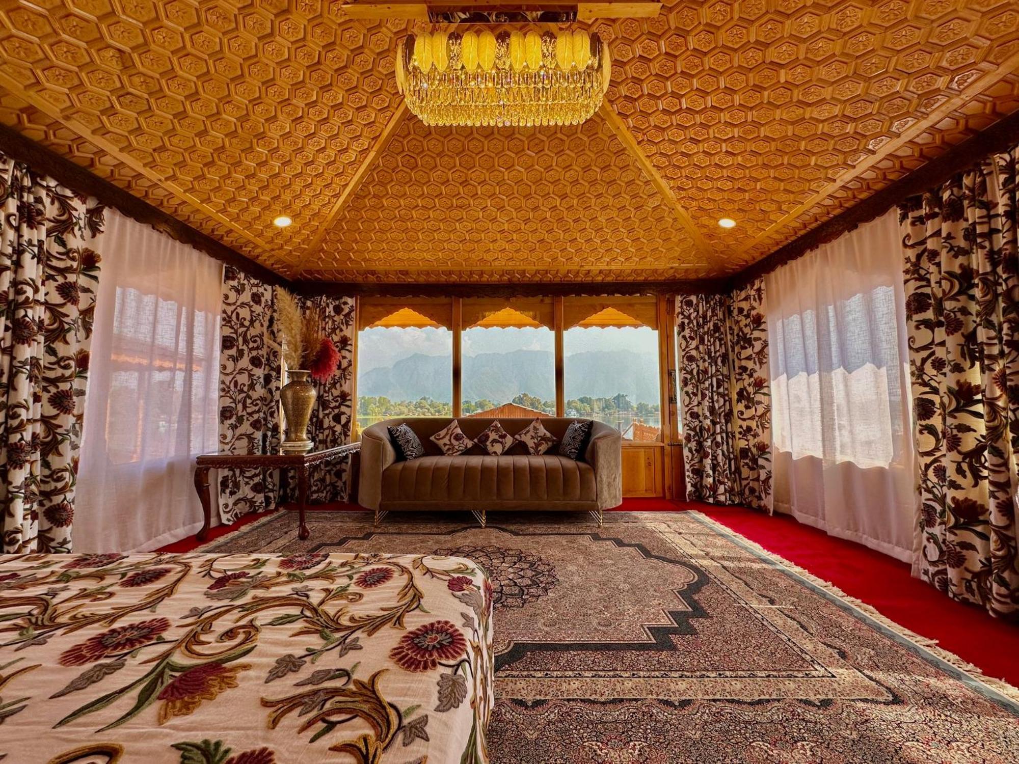 New Jacquline Heritage Houseboats Srinagar  Luaran gambar