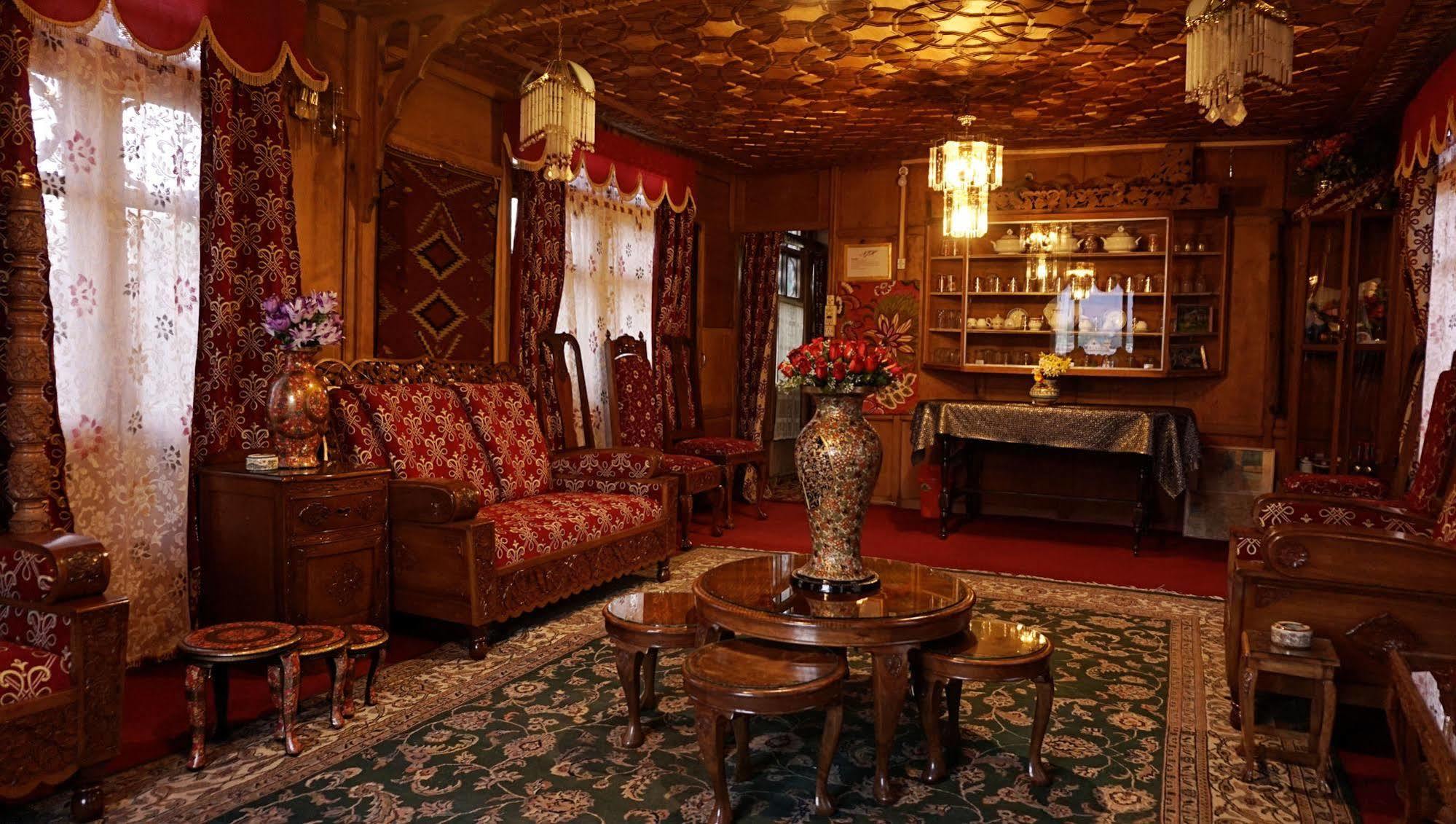 New Jacquline Heritage Houseboats Srinagar  Luaran gambar