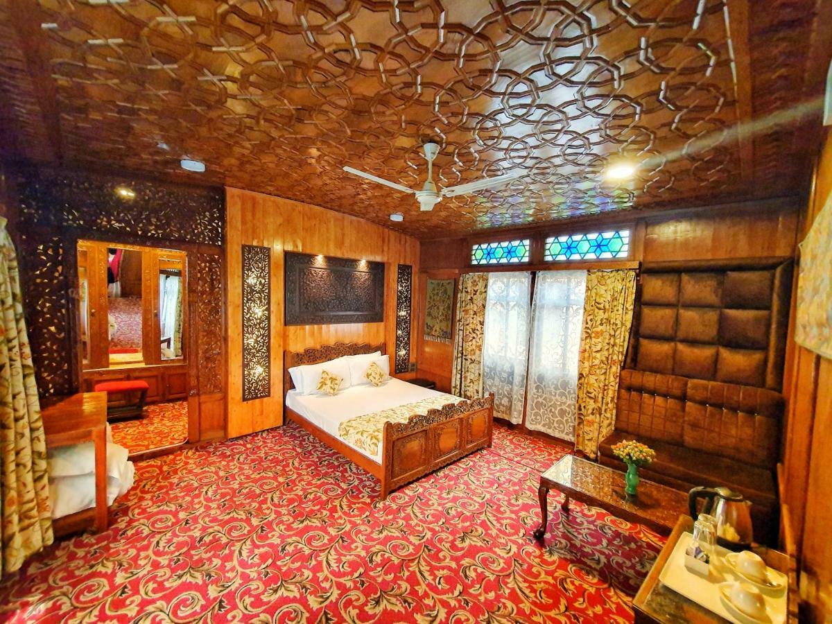 New Jacquline Heritage Houseboats Srinagar  Luaran gambar